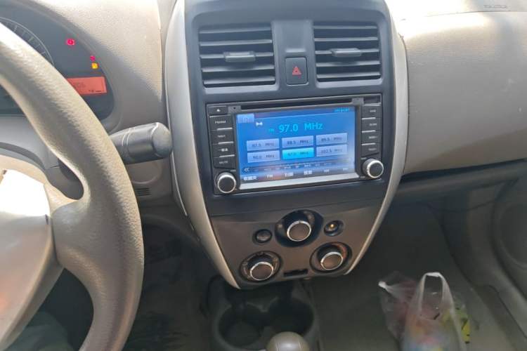 Used Nissan Sunny 2014 1.5XE CVT Elite Edition Audio And AC Panel