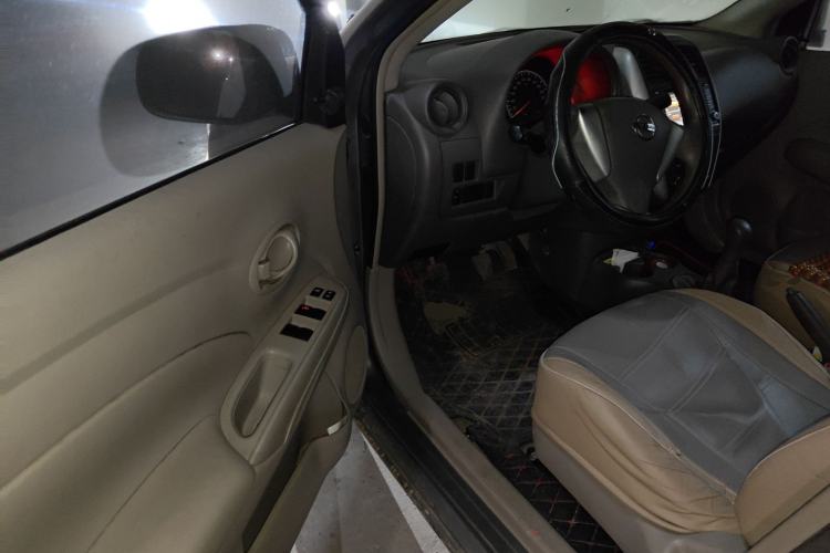 Used Nissan Sunny 2014 1.5XE Manual Comfort Edition Driver Seat