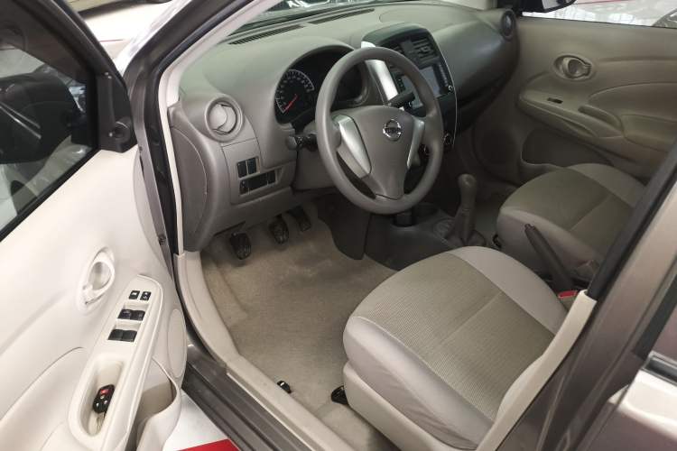 Used Nissan Sunny 2014 1.5XE Manual Comfort Edition Driver Seat