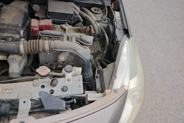 Used Nissan Sunny 2014 1.5XE Manual Comfort Edition Engine Bay Left