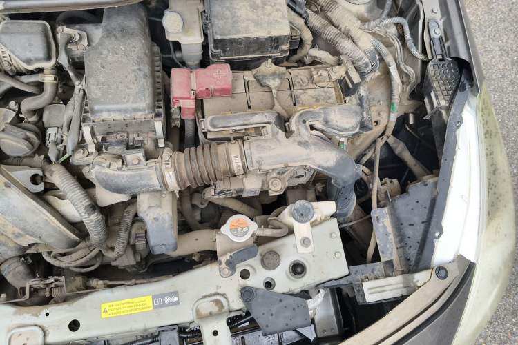 Used Nissan Sunny 2014 1.5XE CVT Elite Edition Engine Bay Left