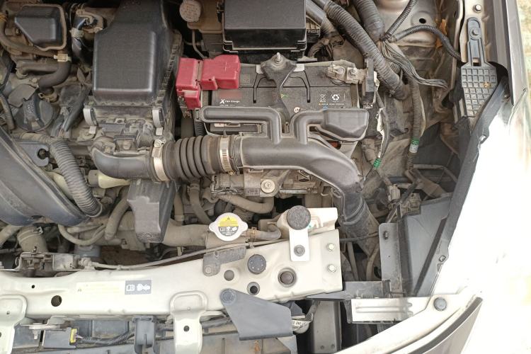 Used Nissan Sunny 2014 1.5XE CVT Comfort Edition Engine Bay Left