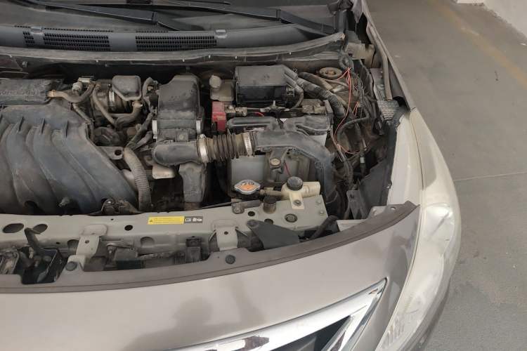 Used Nissan Sunny 2014 1.5XE Manual Elite Edition Engine Bay Left