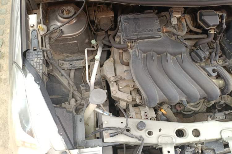 Used Nissan Sunny 2014 1.5XE CVT Comfort Edition Engine Bay Right