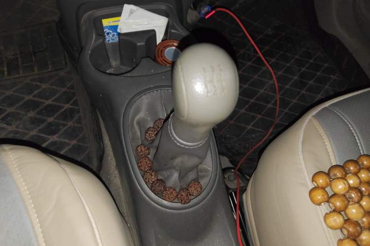 Used Nissan Sunny 2014 1.5XE Manual Comfort Edition Gear Lever