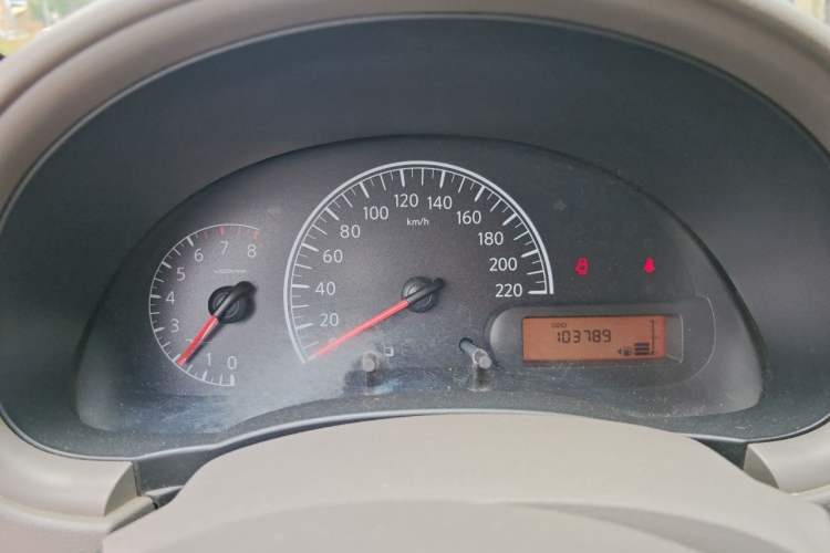 Used Nissan Sunny 2014 1.5XE Manual Comfort Edition Instrument Cluster
