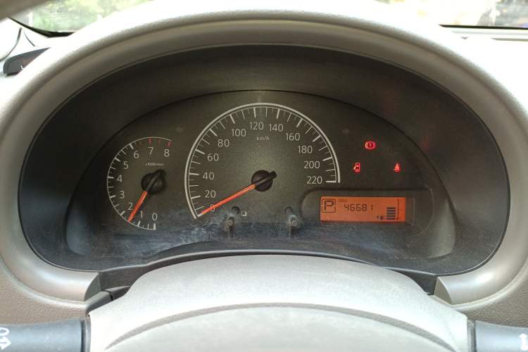 Used Nissan Sunny 2014 1.5XE CVT Comfort Edition Instrument Cluster
