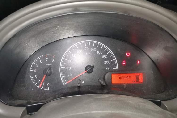 Used Nissan Sunny 2014 1.5XE Manual Comfort Edition Instrument Cluster