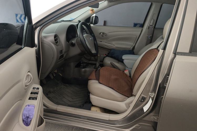 Used Nissan Sunny 2014 1.5XE Manual Elite Edition Left Front Seat