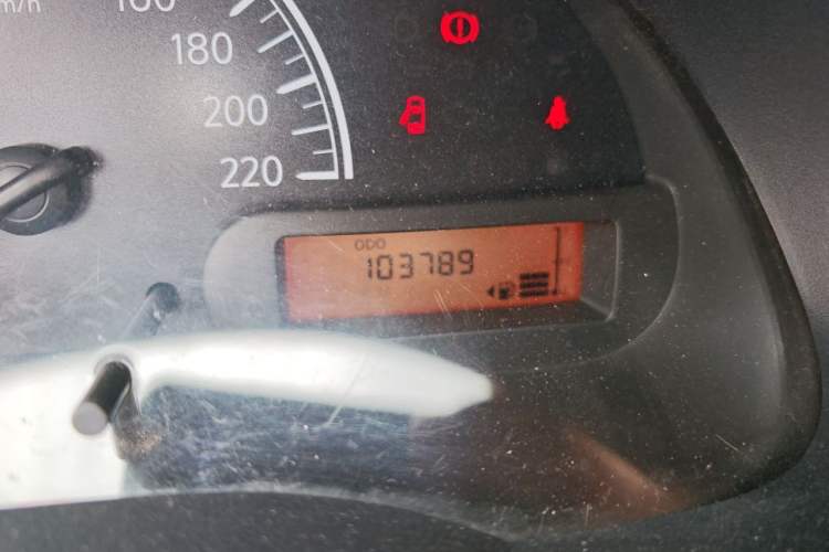 Used Nissan Sunny 2014 1.5XE Manual Comfort Edition Odometer Close Up