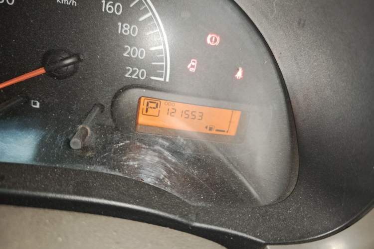 Used Nissan Sunny 2014 1.5XE CVT Comfort Edition Odometer Close Up