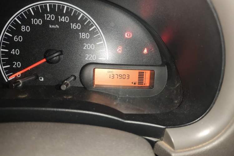 Used Nissan Sunny 2014 1.5XE Manual Elite Edition Odometer Close Up