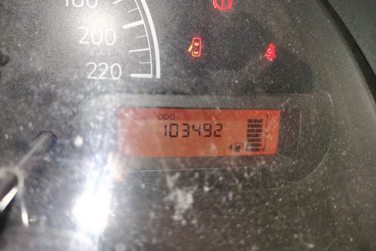 Used Nissan Sunny 2014 1.5XE Manual Comfort Edition Odometer Close Up