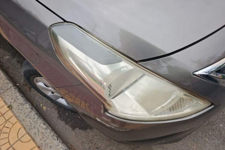 Used Nissan Sunny 2014 1.5XE Manual Comfort Edition Right Front Headlight