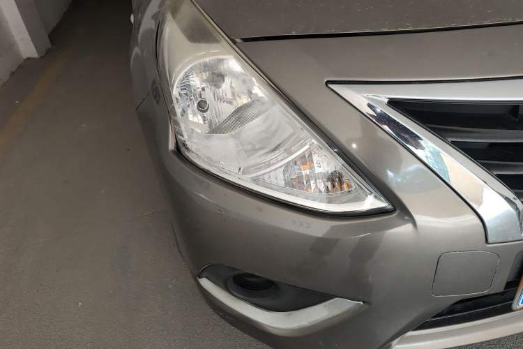 Used Nissan Sunny 2014 1.5XE Manual Elite Edition Right Front Headlight