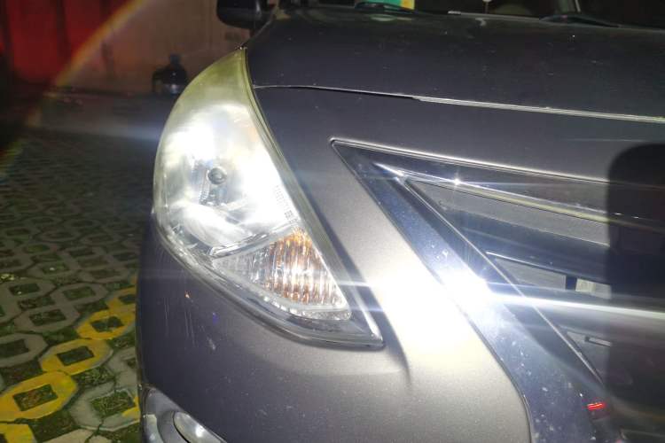 Used Nissan Sunny 2014 1.5XE Manual Comfort Edition Right Front Headlight