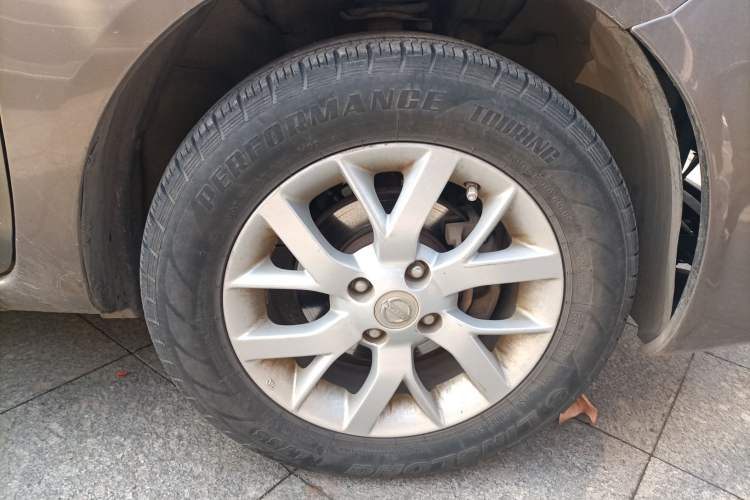 Used Nissan Sunny 2014 1.5XL CVT Luxury Edition Right Front Wheel Hub