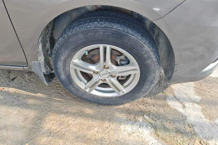 Used Nissan Sunny 2014 1.5XE CVT Elite Edition Right Front Wheel Hub