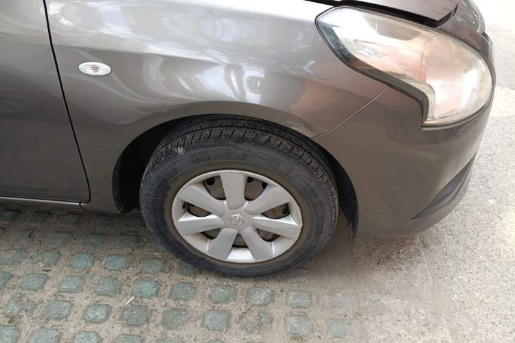 Used Nissan Sunny 2014 1.5XE CVT Comfort Edition Right Front Wheel Hub