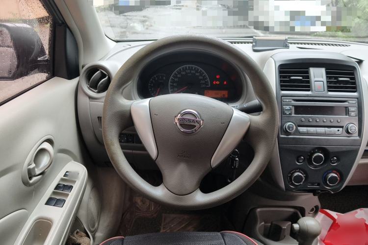Used Nissan Sunny 2014 1.5XE CVT Elite Edition Steering Wheel