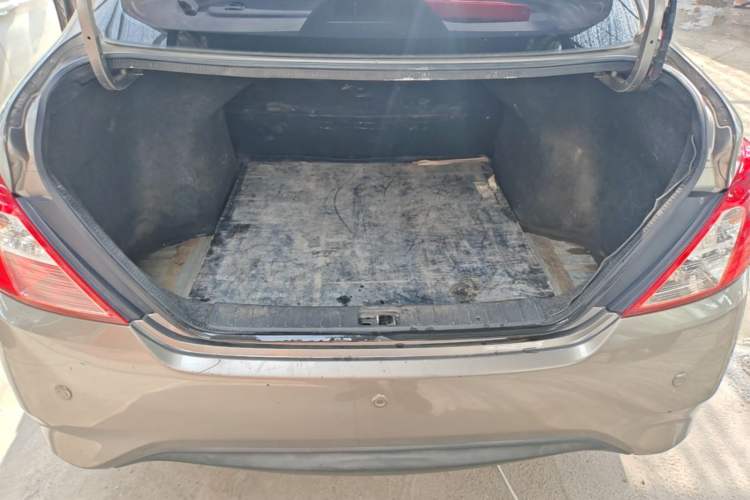Used Nissan Sunny 2014 1.5XE CVT Elite Edition Trunk