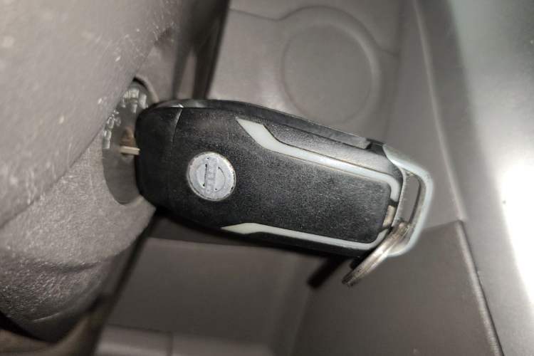 Used Nissan Sunny 2014 1.5XE Manual Elite Edition Vehicle Key