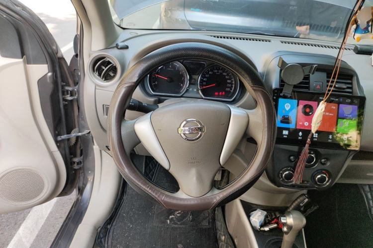 Used Nissan Sunny 2014 1.5XL CVT Luxury Edition Steering Wheel
