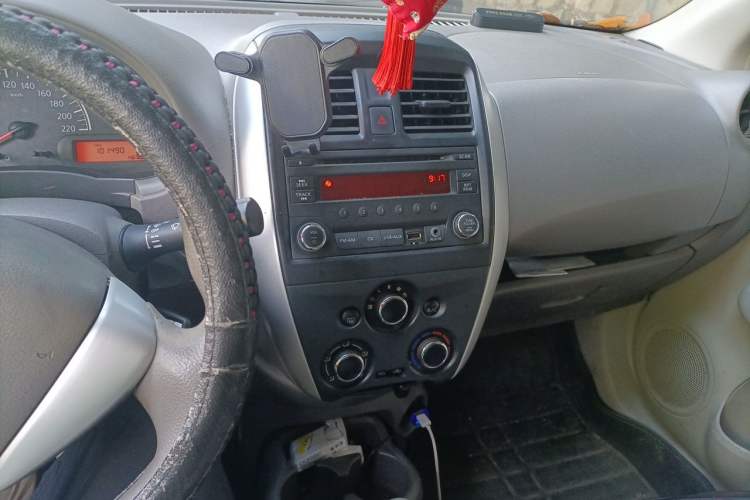 Used Nissan Sunny 2014 1.5XE Manual Elite Edition Audio And AC Panel