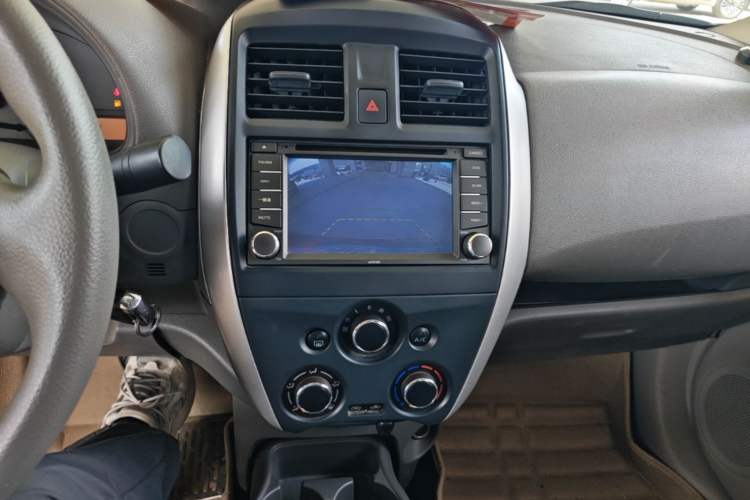 Used Nissan Sunny 2014 1.5XE CVT Elite Edition Audio And AC Panel