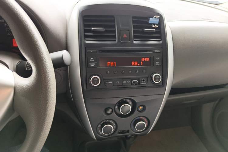 Used Nissan Sunny 2014 1.5XE CVT Elite Edition Audio And AC Panel