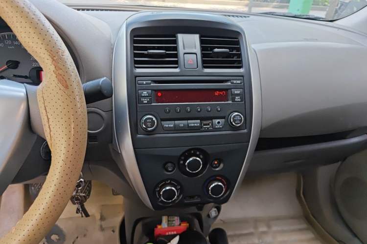 Used Nissan Sunny 2014 1.5XE Manual Comfort Edition Audio And AC Panel