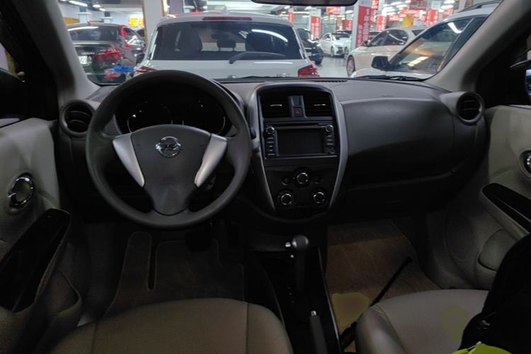 Used Nissan Sunny 2014 1.5XV CVT Prestige Edition Center Console