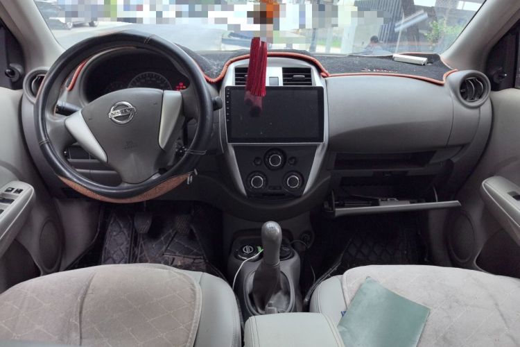 Used Nissan Sunny 2014 1.5XE Manual Comfort Edition Center Console