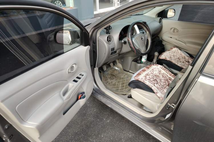 Used Nissan Sunny 2014 1.5XE Manual Elite Edition Driver Seat
