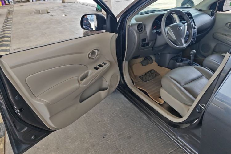 Used Nissan Sunny 2014 1.5XE CVT Elite Edition Driver Seat