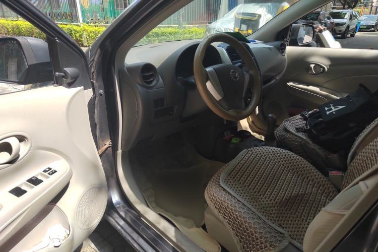 Used Nissan Sunny 2014 1.5XE Manual Comfort Edition Driver Seat