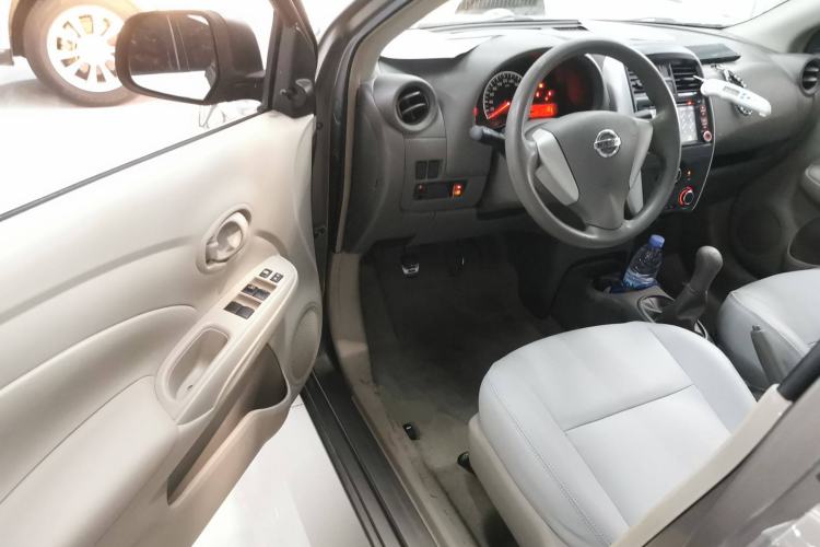 Used Nissan Sunny 2014 1.5XE Manual Comfort Edition Driver Seat