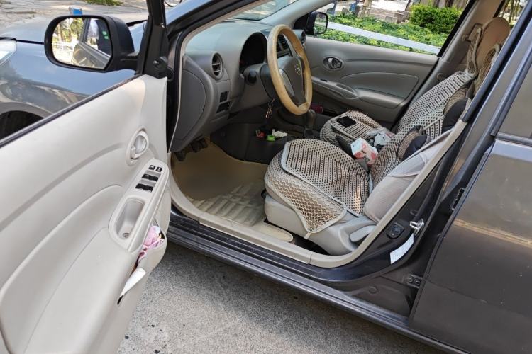 Used Nissan Sunny 2014 1.5XE Manual Comfort Edition Driver Seat