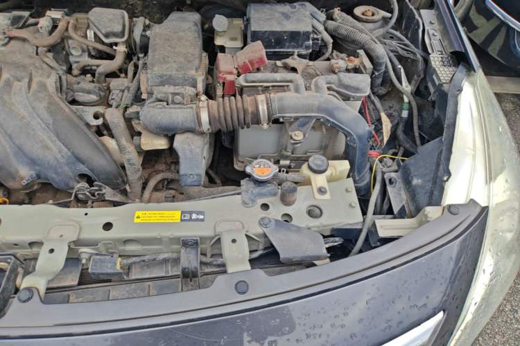 Used Nissan Sunny 2014 1.5XE Manual Comfort Edition Engine Bay Left