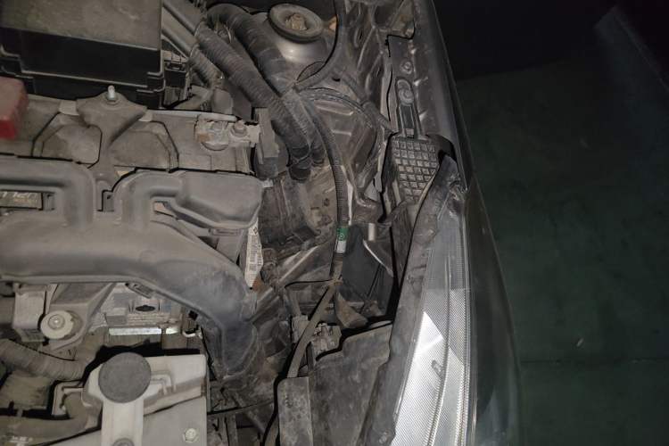 Used Nissan Sunny 2014 1.5XE CVT Comfort Edition Engine Bay Left