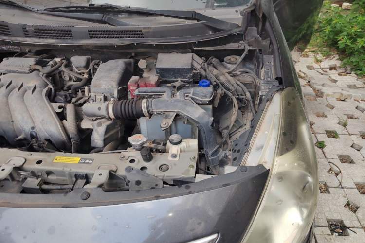 Used Nissan Sunny 2014 1.5XE Manual Comfort Edition Engine Bay Left