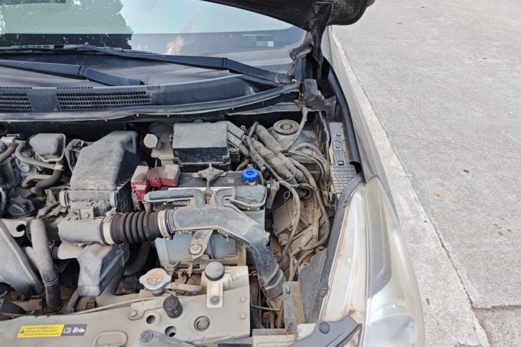 Used Nissan Sunny 2014 1.5XE Manual Comfort Edition Engine Bay Left