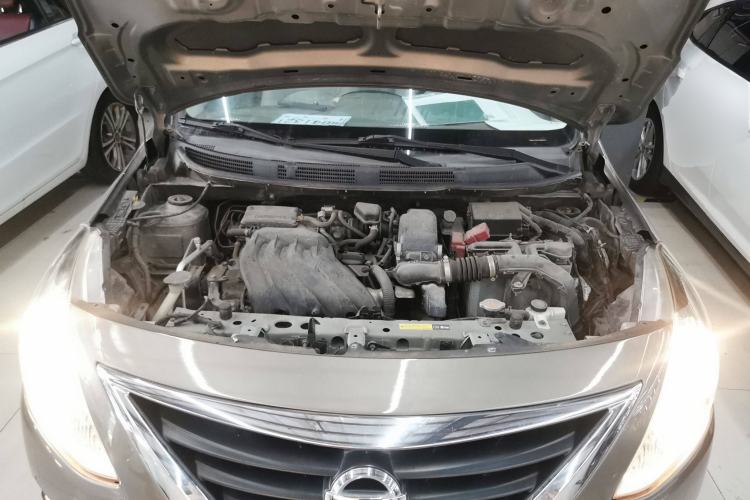 Used Nissan Sunny 2014 1.5XE Manual Comfort Edition Engine Bay