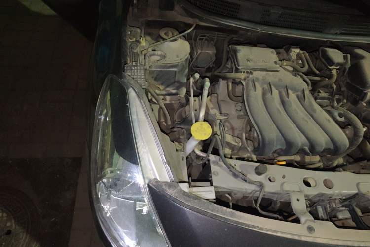 Used Nissan Sunny 2014 1.5XE Manual Comfort Edition Engine Bay Right