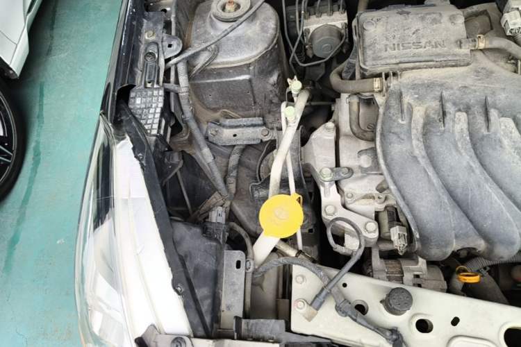 Used Nissan Sunny 2014 1.5XE CVT Elite Edition Engine Bay Right