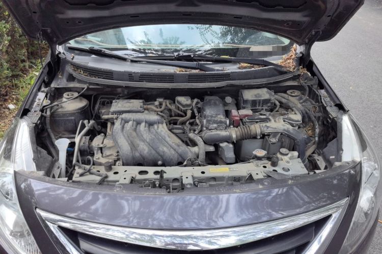 Used Nissan Sunny 2014 1.5XE Manual Comfort Edition Engine Bay