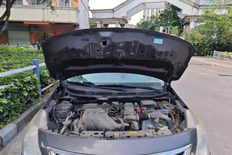 Used Nissan Sunny 2014 1.5XE Manual Comfort Edition Engine Bay