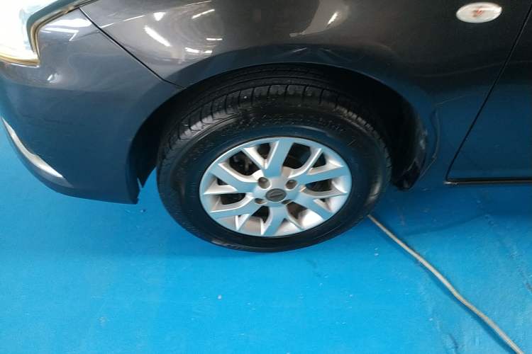 Used Nissan Sunny 2014 1.5XE Manual Comfort Edition Exterior 4