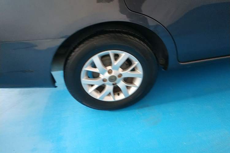 Used Nissan Sunny 2014 1.5XE Manual Comfort Edition Exterior 5