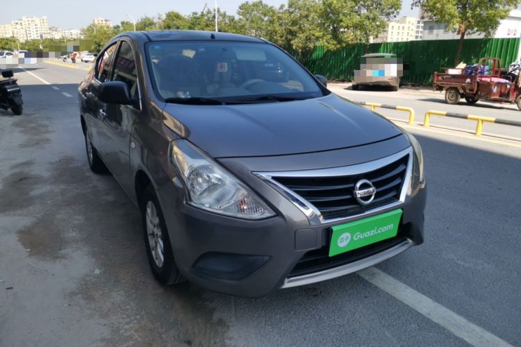 Used Nissan Sunny 2014 1.5XE Manual Elite Edition Front Right 45 Deg